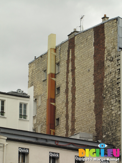 SX18310 Rusty chimney near Moulin Rouge